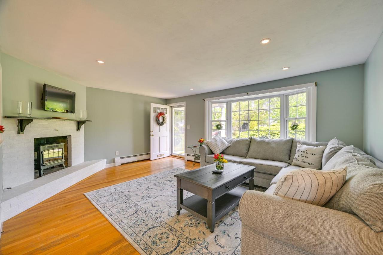 Marblehead Retreat With Sprawling Yard And Gas Grill!アパートメント エクステリア 写真