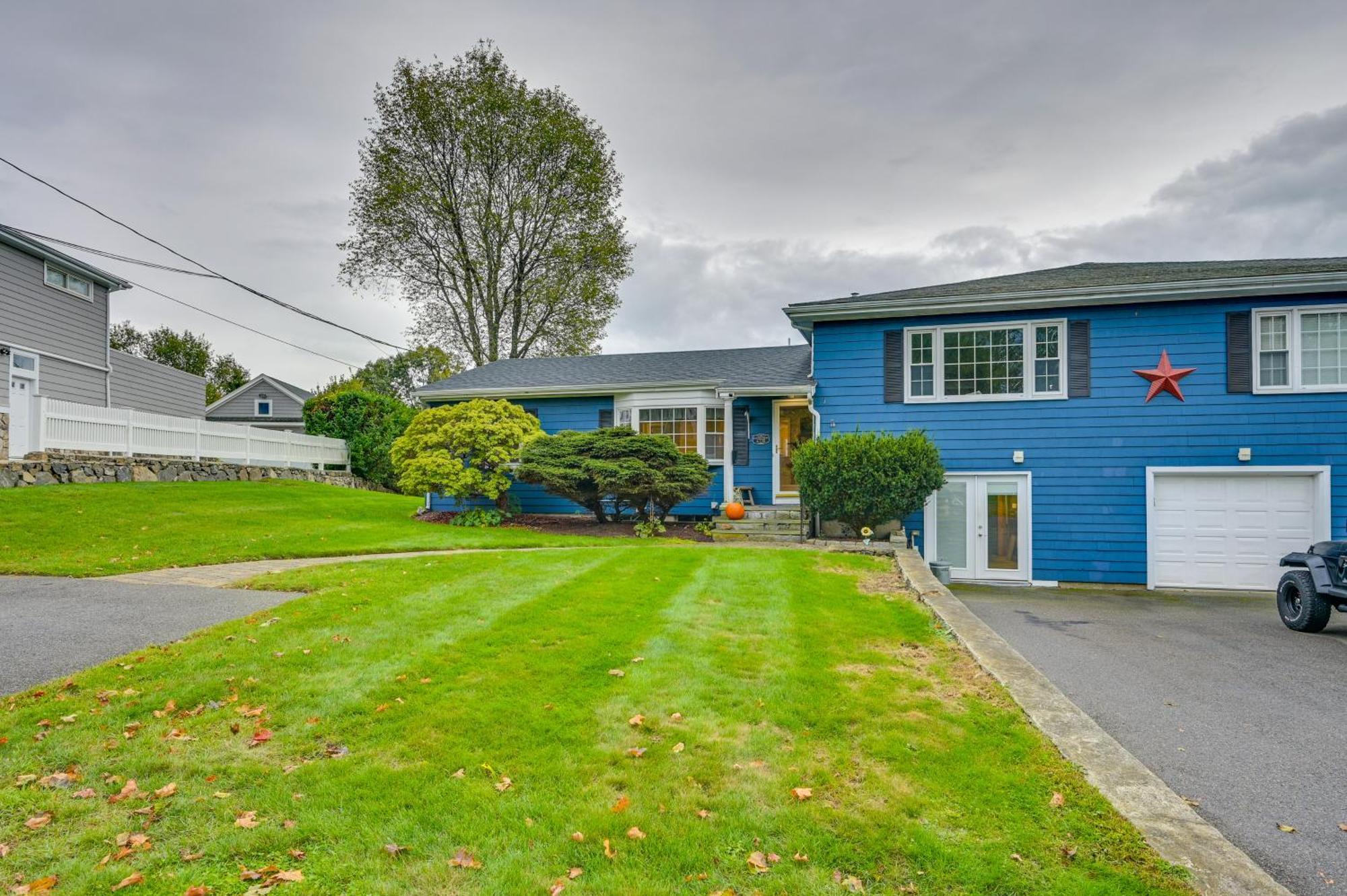Marblehead Retreat With Sprawling Yard And Gas Grill!アパートメント エクステリア 写真