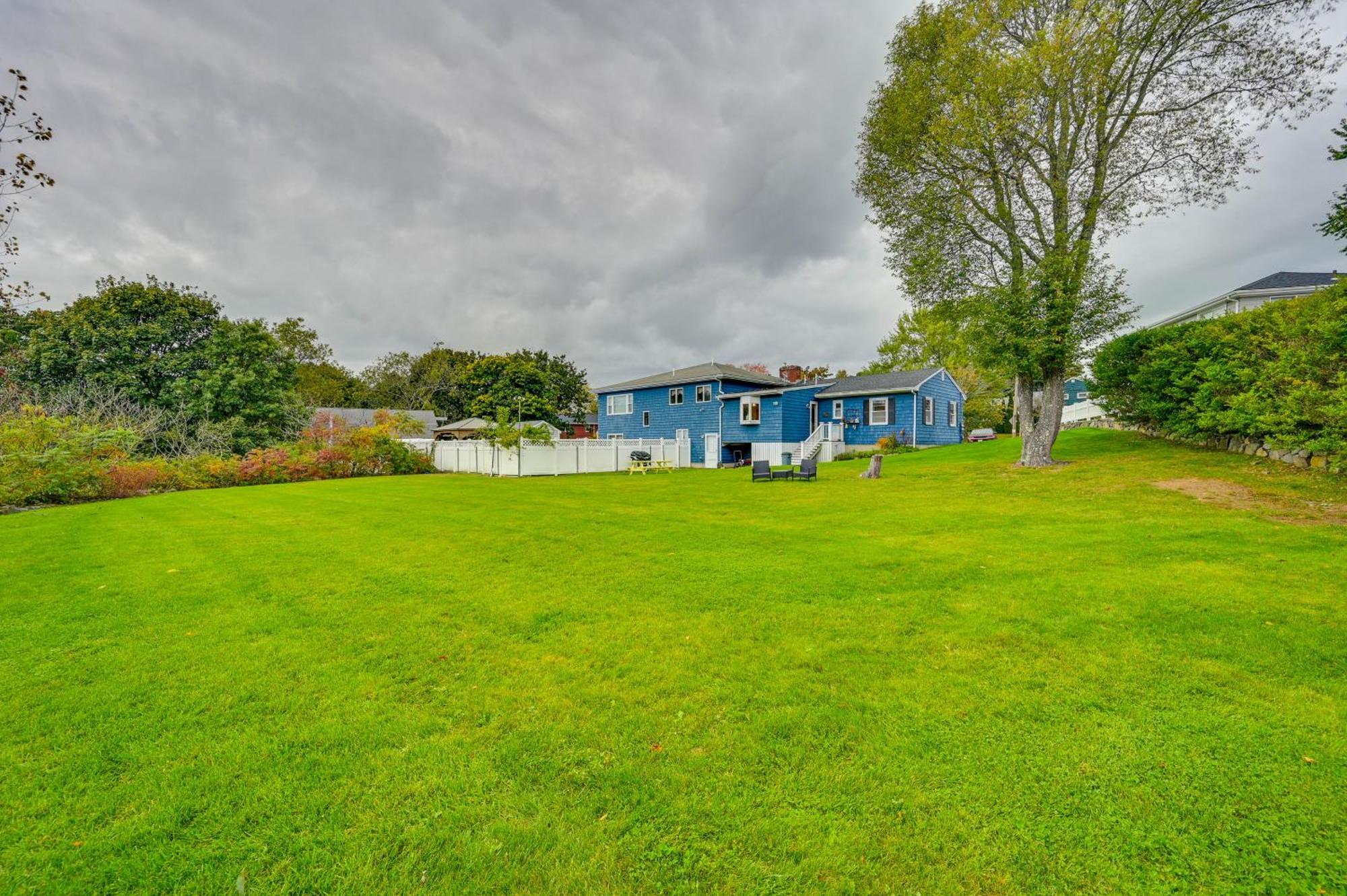 Marblehead Retreat With Sprawling Yard And Gas Grill!アパートメント エクステリア 写真